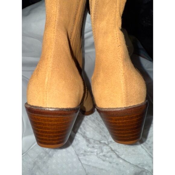 NWOB ZADIG & VOLTAIRE Tyler Suede Chelsea Boots Tan size 39 - Picture 3 of 9